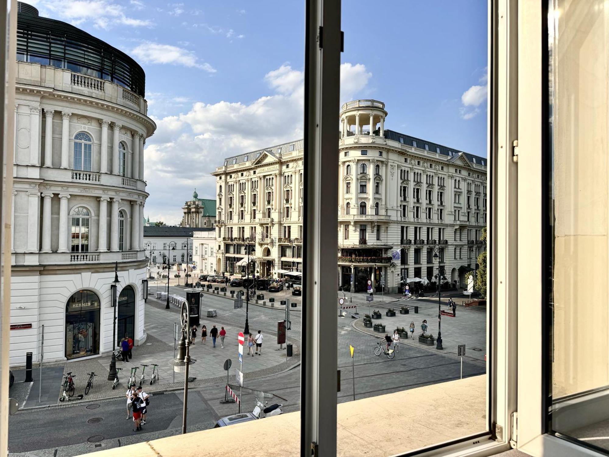 Mondrian Luxury Suites & Apartments Market Square IV Warsaw Room photo