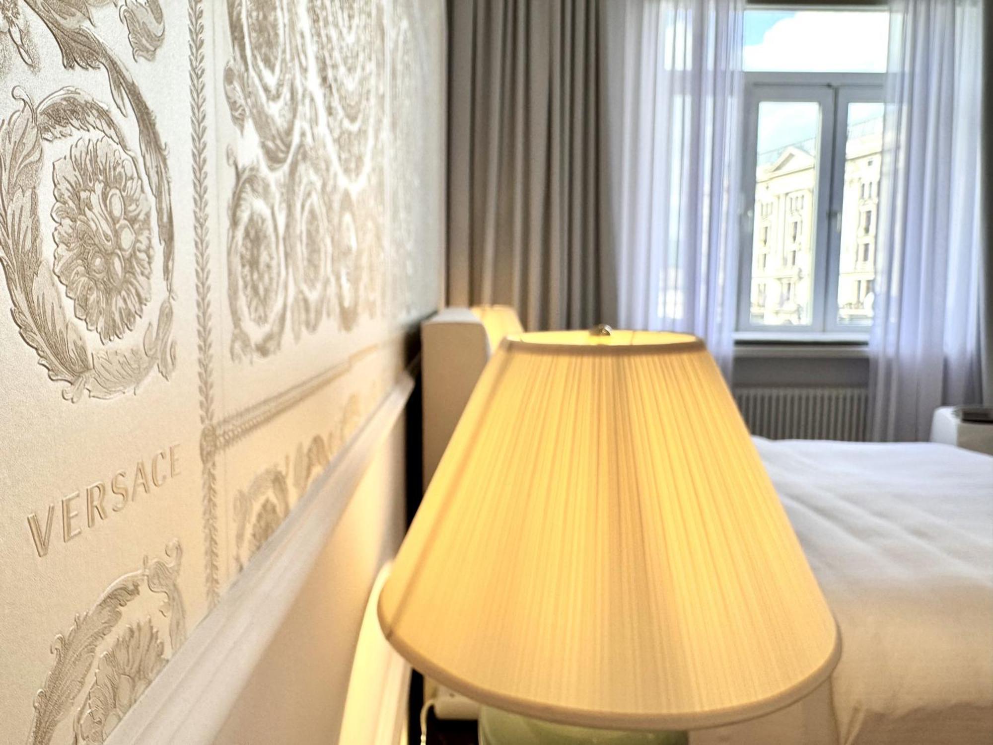 Mondrian Luxury Suites & Apartments Market Square IV Warsaw Room photo